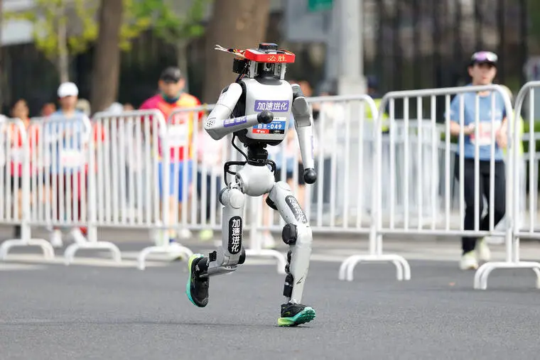 China's robot half-marathon — 300 humanoids, 90% global market share