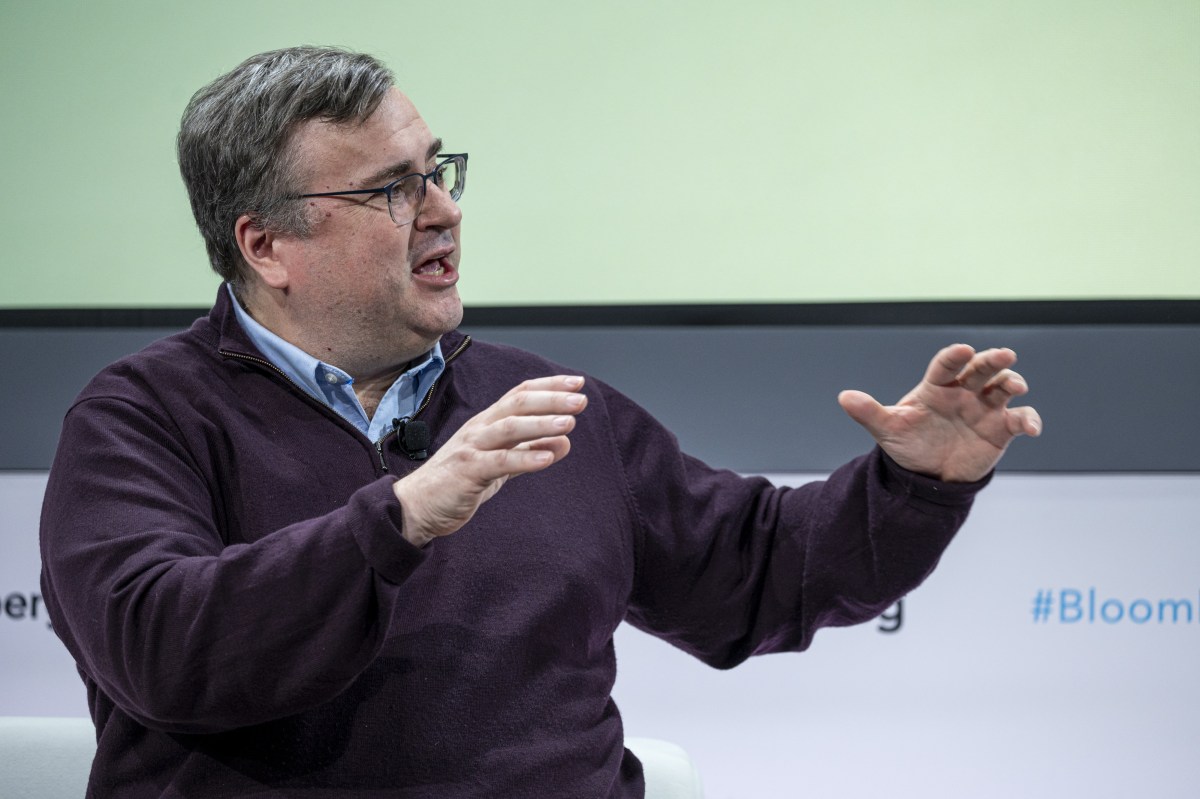 Reid Hoffman Leaves Microsoft's Board for AI Drug Discovery Startup Manus